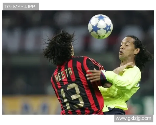 梅西足球明星壁画展现传奇风采与激情瞬间的艺术之旅